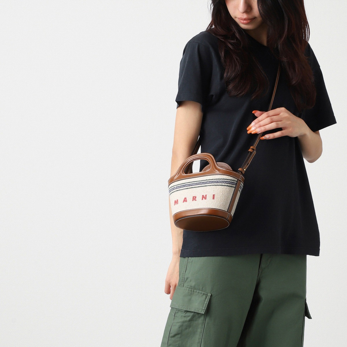 美品【MARNI本物】ハンドバッグ/TROPICALIA MICRO/2WAY 楽天市場】MARNI マルニ ハンドバッグ ショルダーバッグ 2way トロピカ