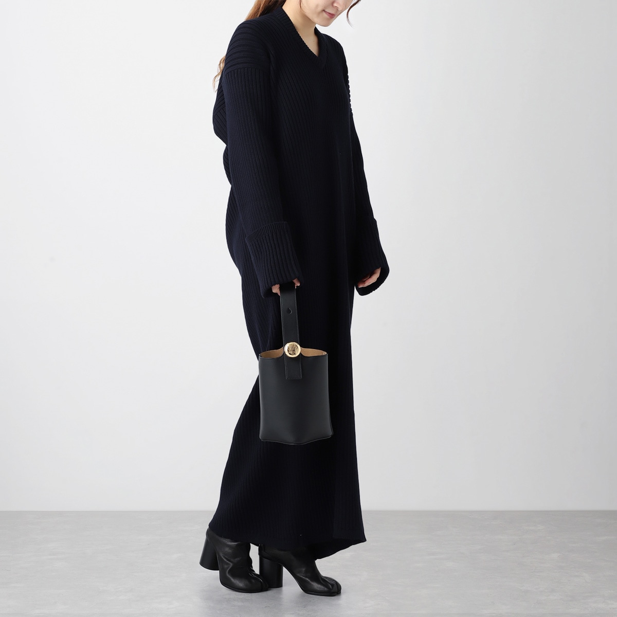 ∞直営買付∞LOEWE■シンプルな大人の2WAYバケットバッグ LOEWE ロエベ バケットバッグ 3WAY/ショルダーバッグ/PEBBLE