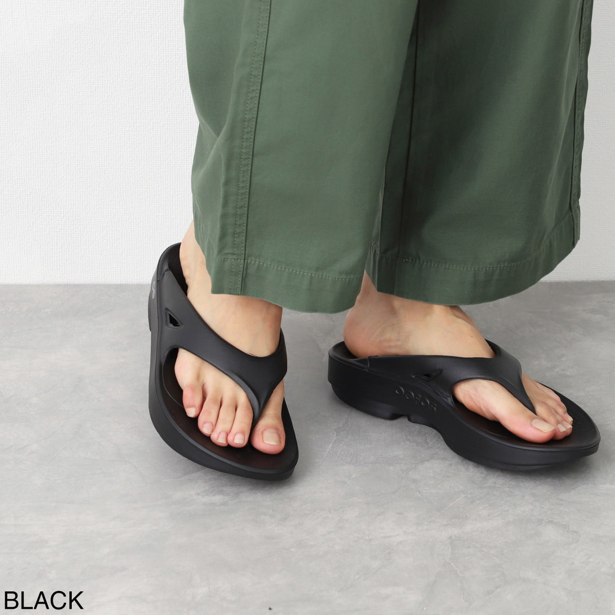 OOFOS ウーフォス トングサンダル/リカバリーサンダル/Ooriginal