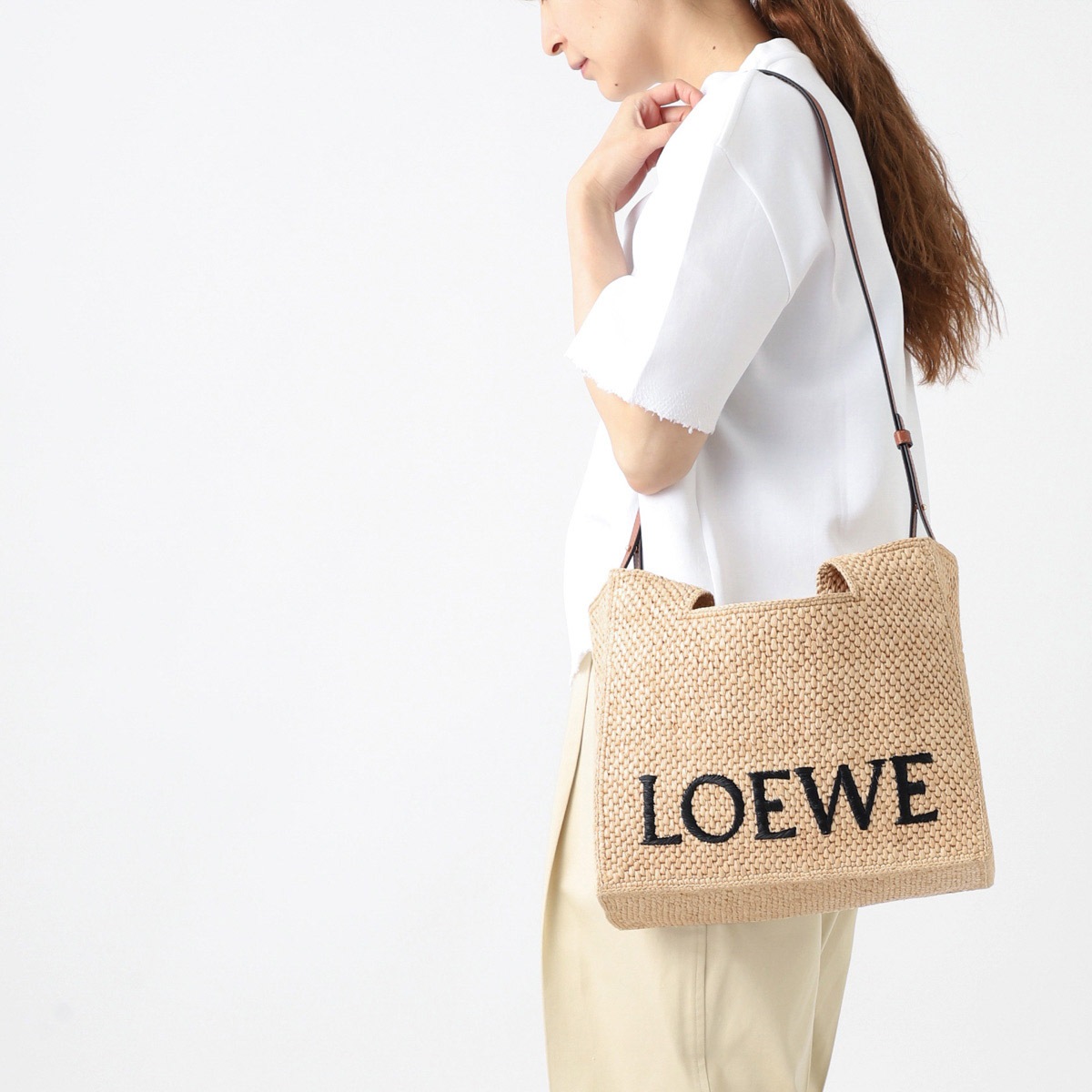 LOEWEハンドバッグクリーム 楽天市場】 LOEWE ハンドバッグ クリームカラー系 アナコンダ