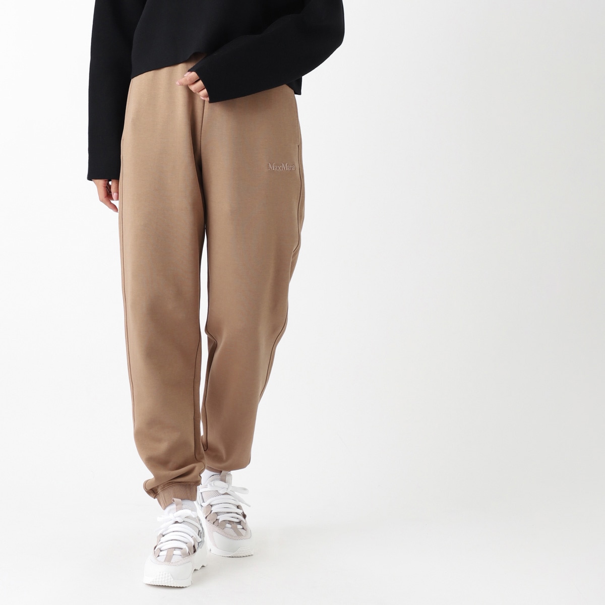 新品マックスマーラ　Weekend　リラックスパンツ　キャメル 新品マックスマーラ Weekend リラックスパンツ キャメル MAXMARA