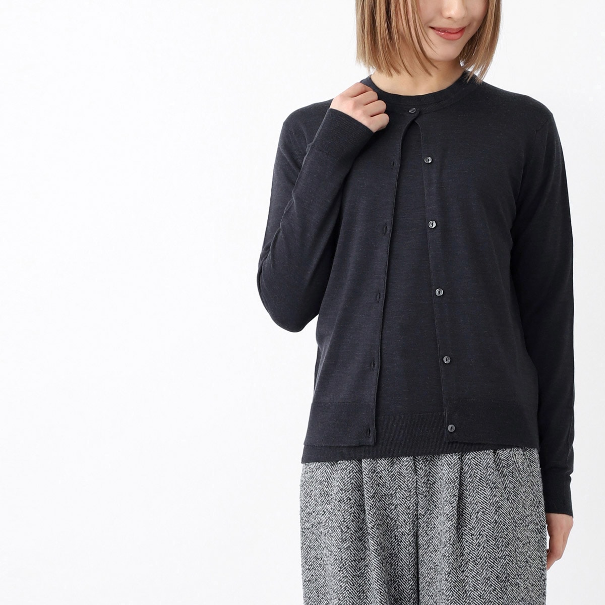 【アウトレット】【ラスト1点】JOHN SMEDLEY ジョンスメドレー クルーネック カーディガン/MILLY エクストラファインメリノウール 30ゲージ MODERN FIT レディース