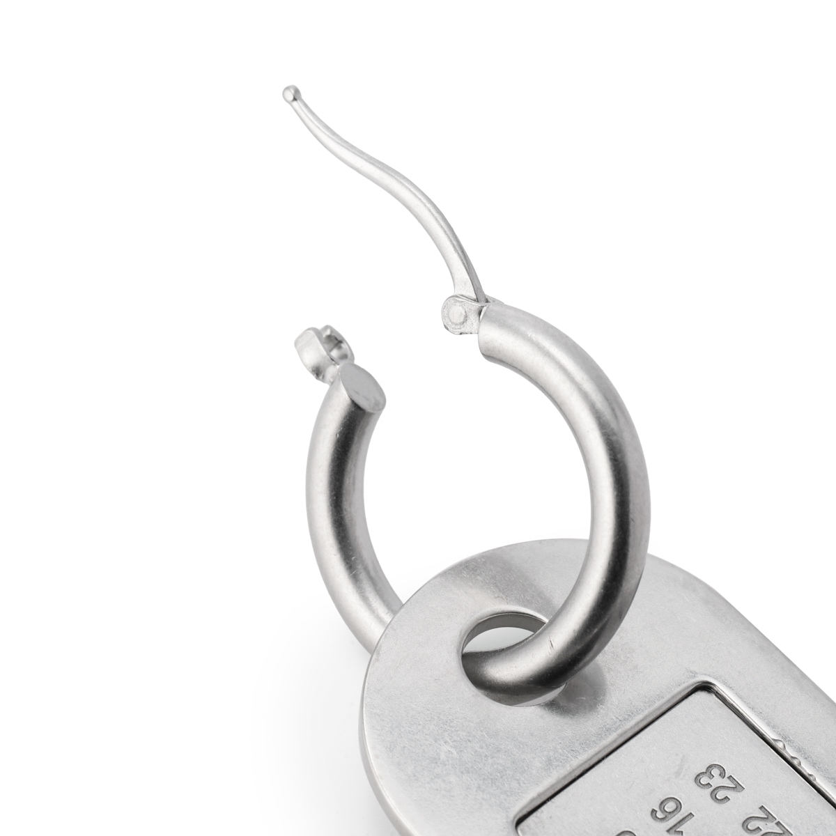 MM6 MAISON MARGIELA★Key Tag ロゴ刻印 ピアス シルバー アクセ 26762333_56468590_600.jpg