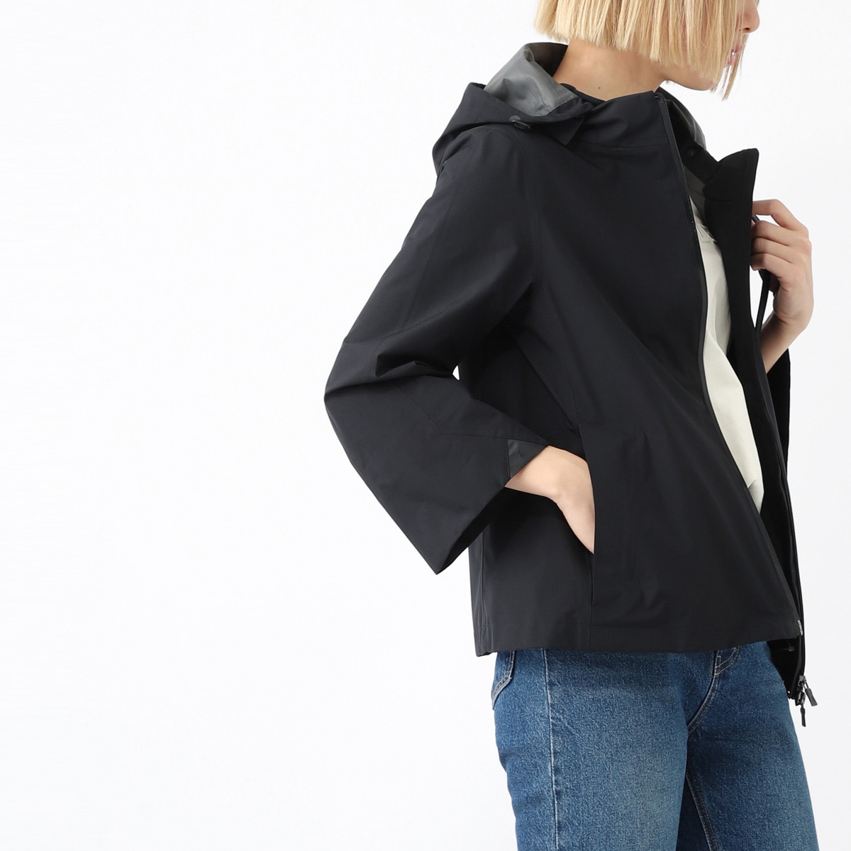 ヘルノ　ダークネイビー無地 HERNO - HERNO(ヘルノ) コート サイズ44 L レディース美品