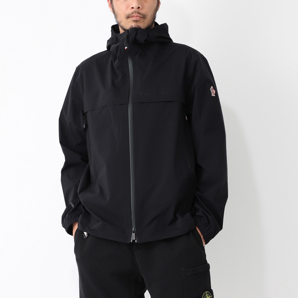 モンクレールウインドブレーカーメンズフード付き サイズ6 美品