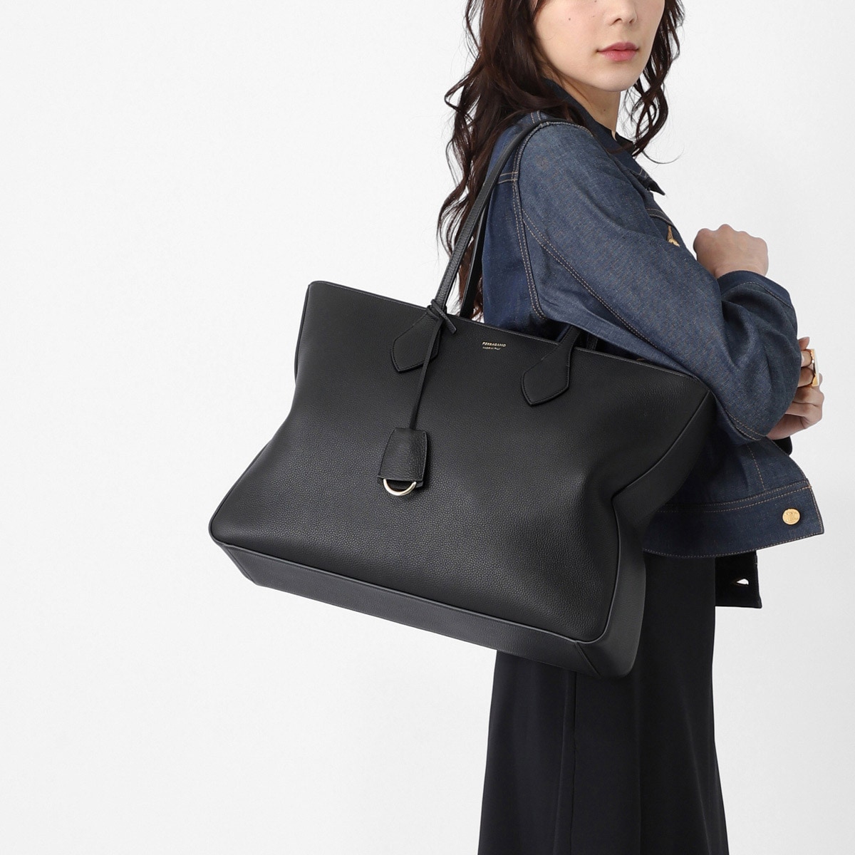 FERRAGAMO フェラガモ トートバッグ レディース
