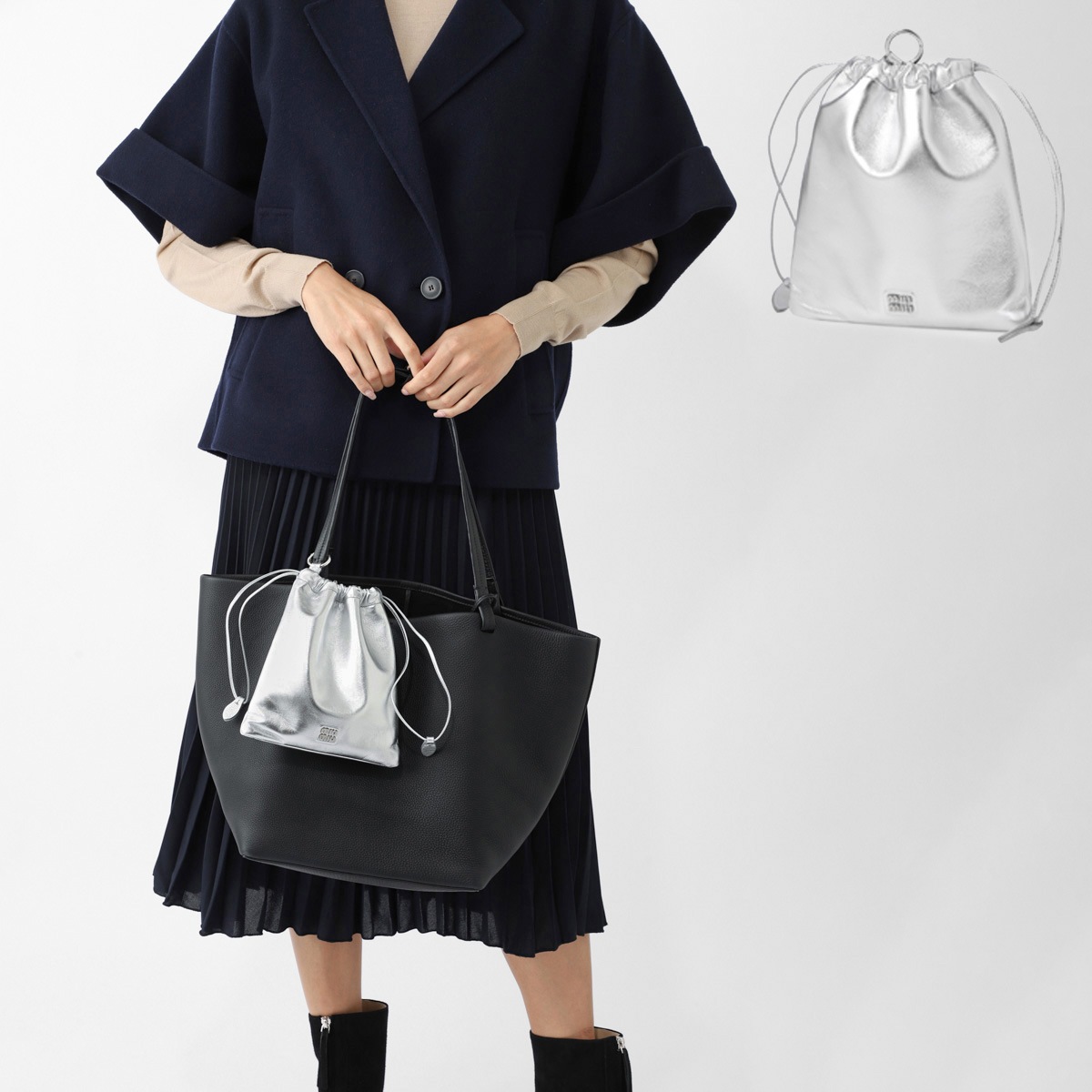 ミュウミュウ 巾着 バッグ　ポーチ　miumiu チェリー レッド　ブラック アウトレット】miu miu ミュウミュウ ポーチ/ミニバッグチャーム