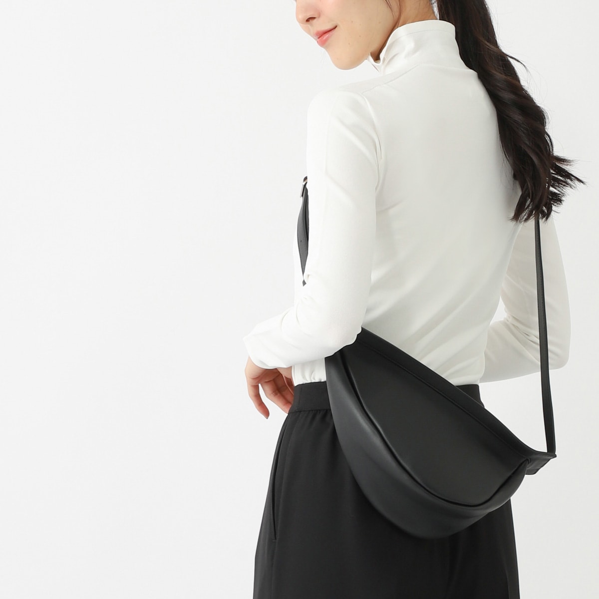 The Row / ザ・ロウ / スモール Slouchy Banana バッグ THE ROW Slouchy Banana Small Crossbody in Smooth Calfskin