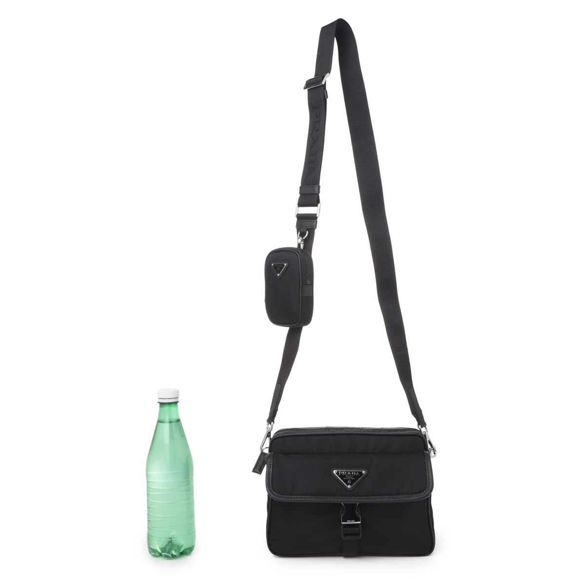 みき　PRADA ショルダーバック プラダ】キレイめママの“スポーティMIX”は『最新ショルダーバッグ』で