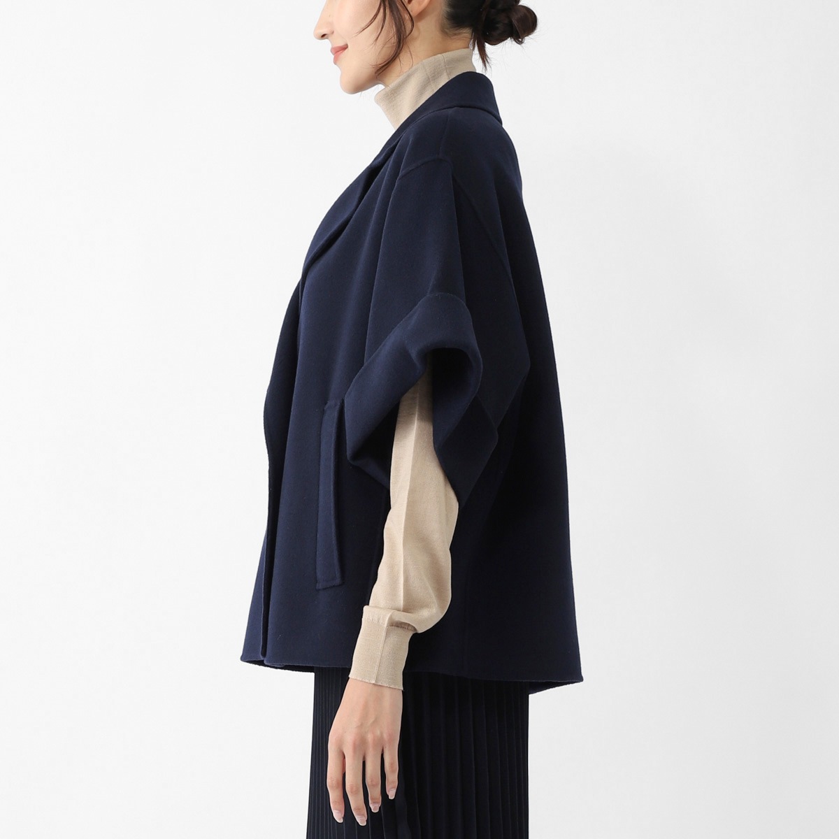 Weekend Max Mara フード付ショートコート　半端丈クチートアマー Weekend Max Mara フード付ショートコート 半端丈クチートアマー