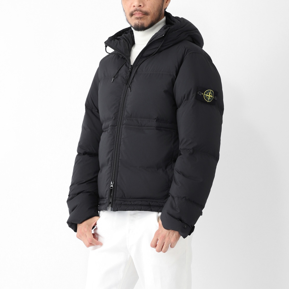 【タイムセール中】MOONSTONE　パフジャケット　ブラック STONE ISLAND ストーンアイランド ダウンジャケット/4100019 MATT