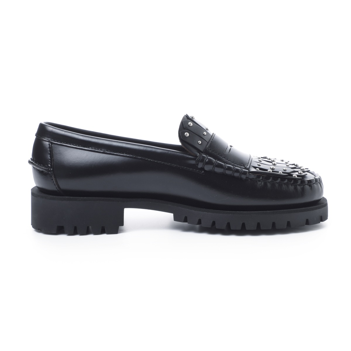 MaxMara ローファー ウィークエンド マックスマーラ 2025 年春夏コレクションよりSebago と