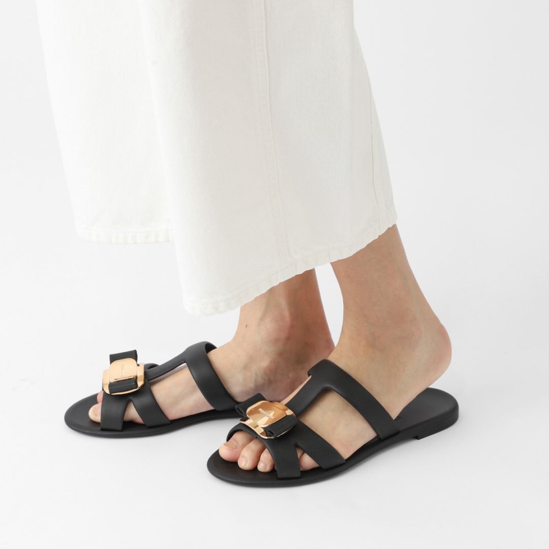 FERRAGAMO フェラガモ サンダル/フラットサンダル/NEW VARA PLATE