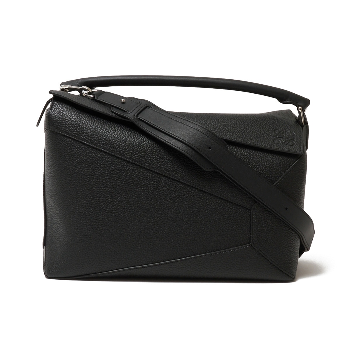 LOEWE　 ロエベ　ハンドバッグ　バタフライがま口　スタッズ　946 LOEWE ロエベ ハンドバッグ 3WAY/ショルダーバッグ/LARGE PUZZLE EDGE