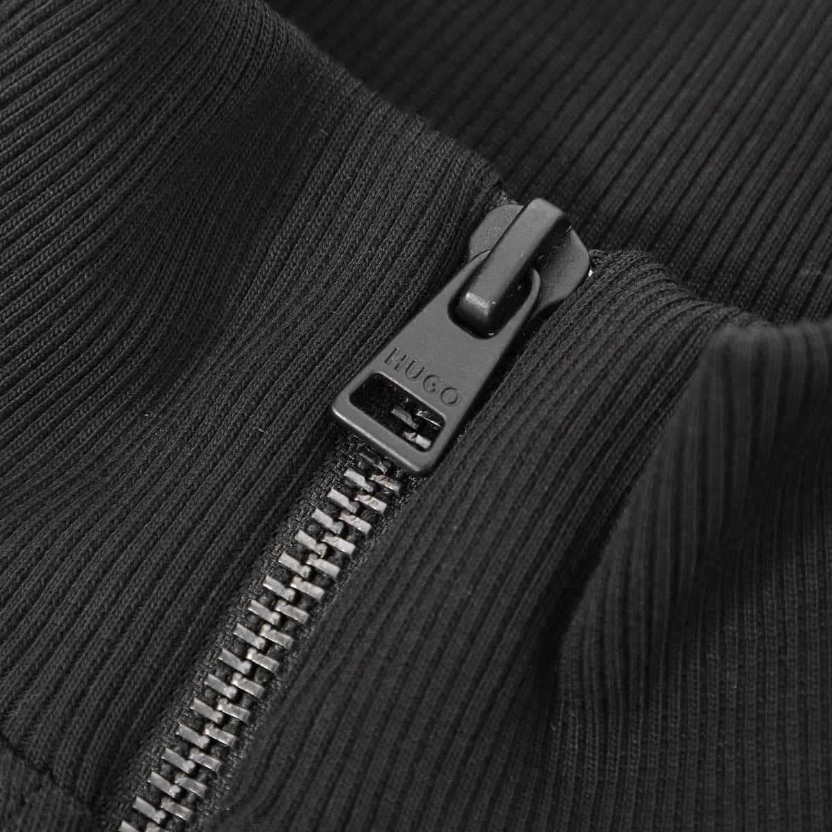 【Hugo Boss】Durty 1/4 ジップ スモール ロゴ スウェットシャツ HUGO HUGOBOSS ヒューゴヒューゴボス ハーフジップ スウェット
