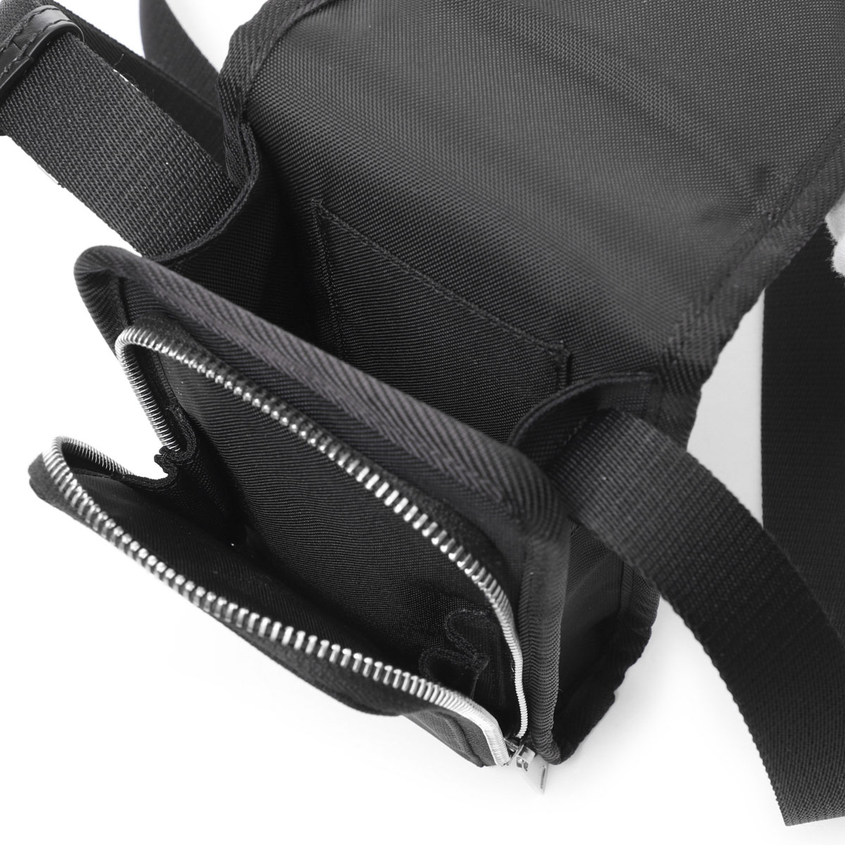 セリーヌ♦CELINEボディバッグ スマホショルダー CELINE セリーヌ ショルダーバッグ TREKKING FLAP PHONE