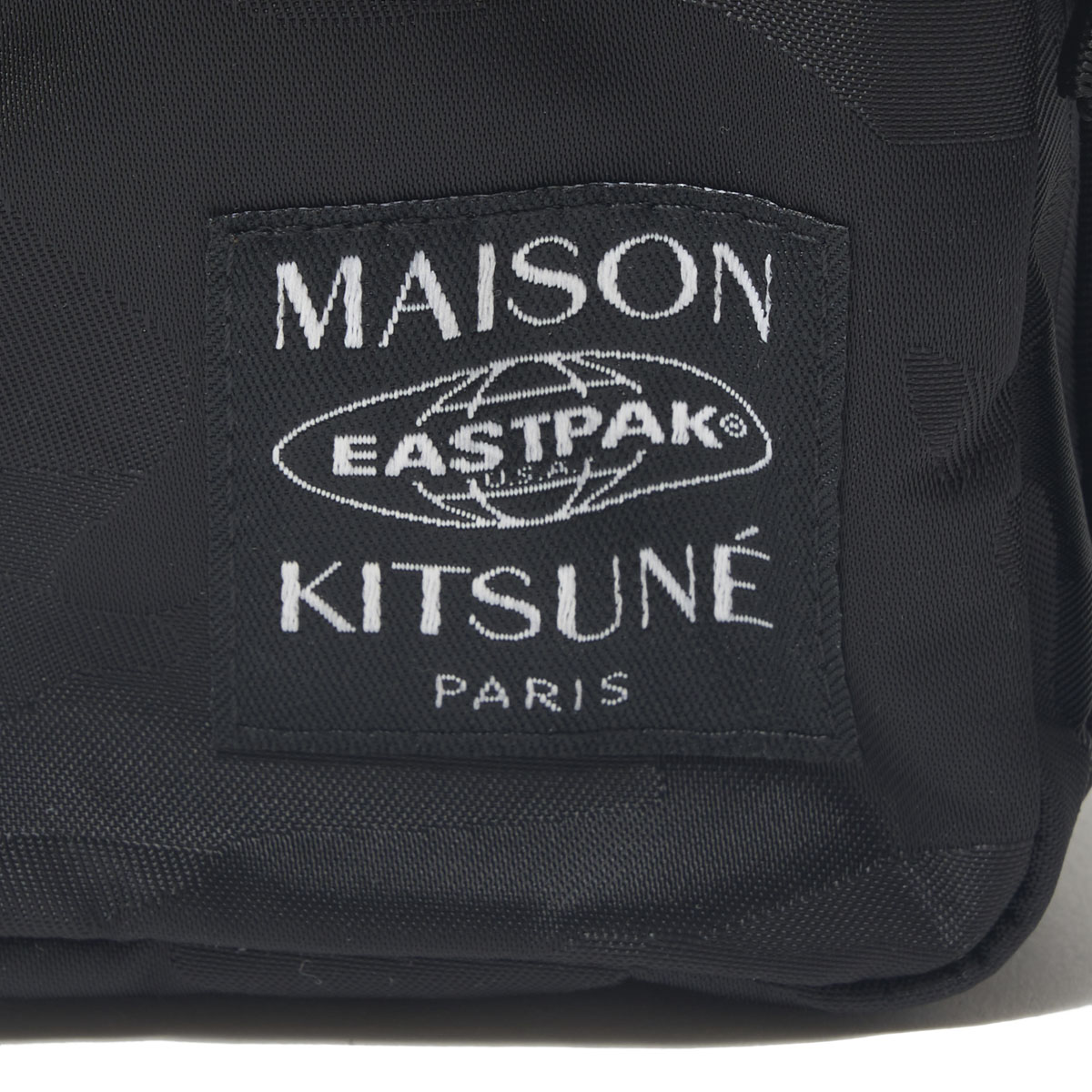 MAISON KITSUNE メゾンキツネ クロスボディバッグ/ショルダー
