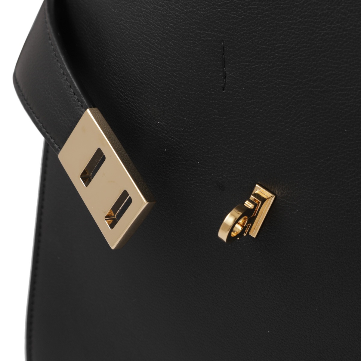 FERRAGAMO フェラガモ ハンドバッグ 2WAY/ショルダーバッグ/HUG SMALL レディース
