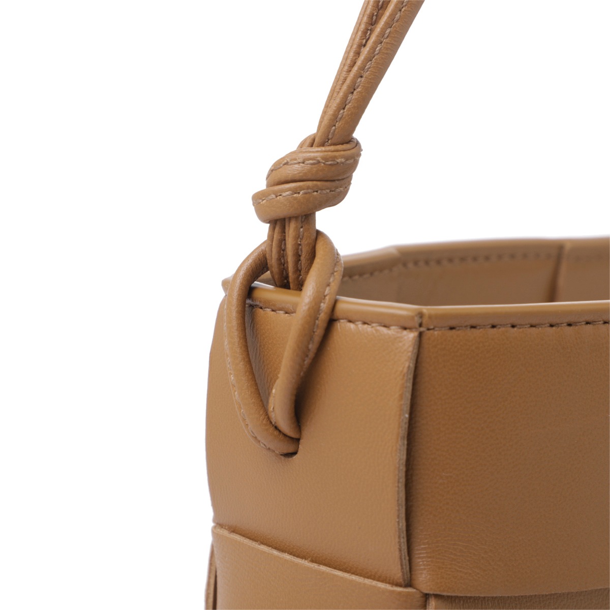 BOTTEGA VENETA ボッテガヴェネタ ハンドバッグ/CASSETTE POUCH ON