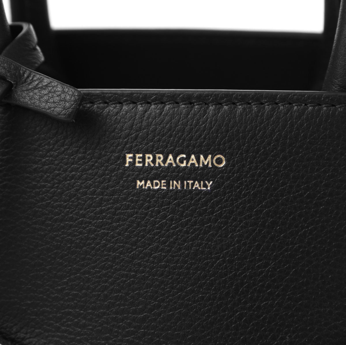 ゆ@プロフ必読 専用 楽天市場】FERRAGAMO フェラガモ バッグ ショルダーバッグ Hug