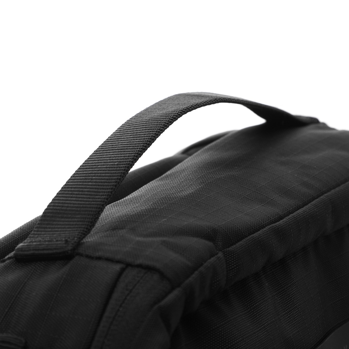 BLACK EMBER ポーチ ガジェットケース ストラップ付き BLACK EMBER ポーチ ガジェットケース ストラップ付き BLACK EMBER