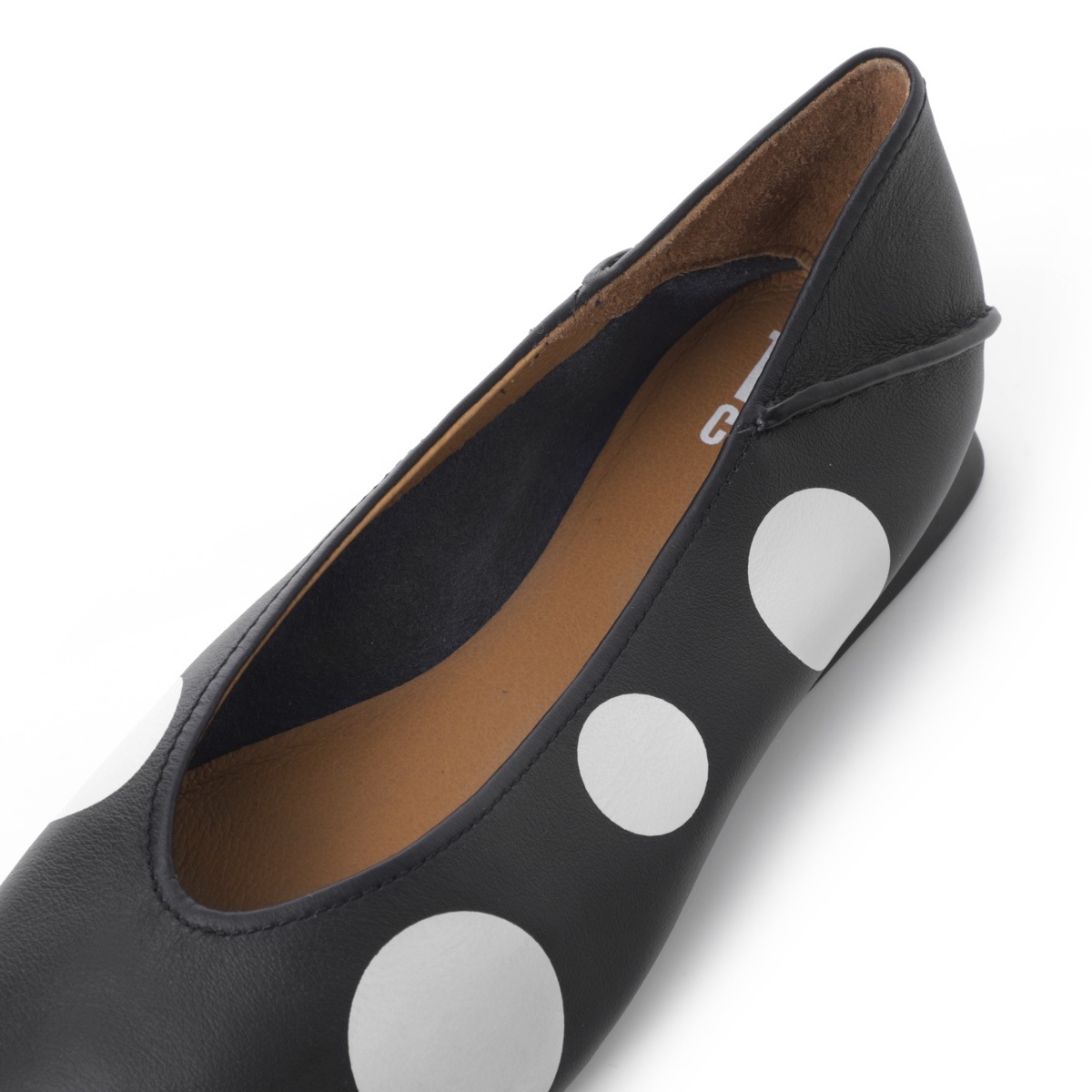 Camper カンペール バレエシューズ/フラットシューズ/CASI MYLA ソフトレザー Vカット フラット バレエシューズ バブーシュ【大きいサイズあり】 レディース