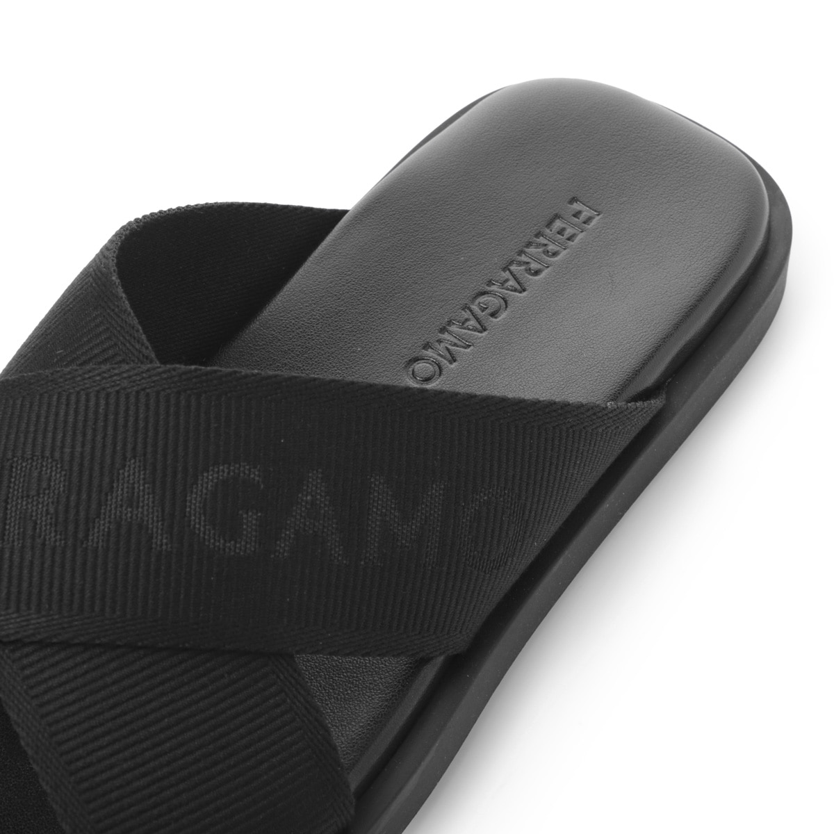 フェラガモ　サンダル　黒　7サイズ FERRAGAMO（フェラガモ） スライドサンダル 大きいサイズあり マルチ