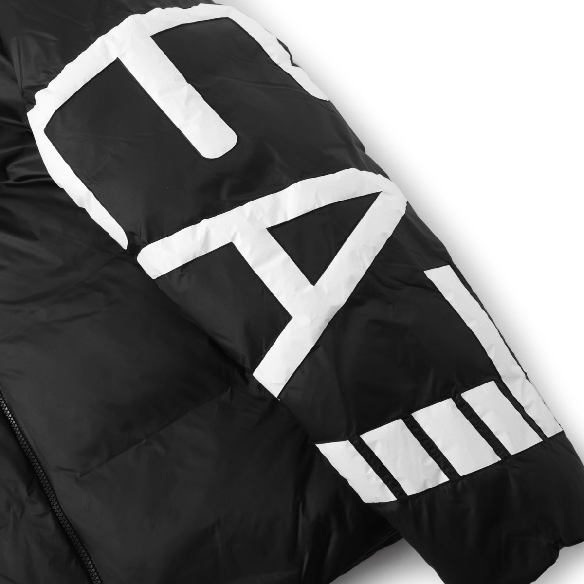 EA7 EMPORIO ARMANI エンポリオアルマーニ 中綿入り ジップ