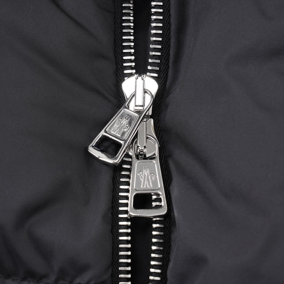 アウトレット】MONCLER モンクレール ダウンベスト/HERNIAIRE【大きい