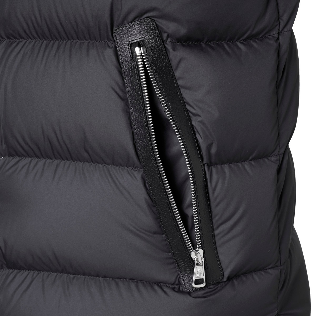 アウトレット】MONCLER モンクレール ダウンベスト/HERNIAIRE【大きい