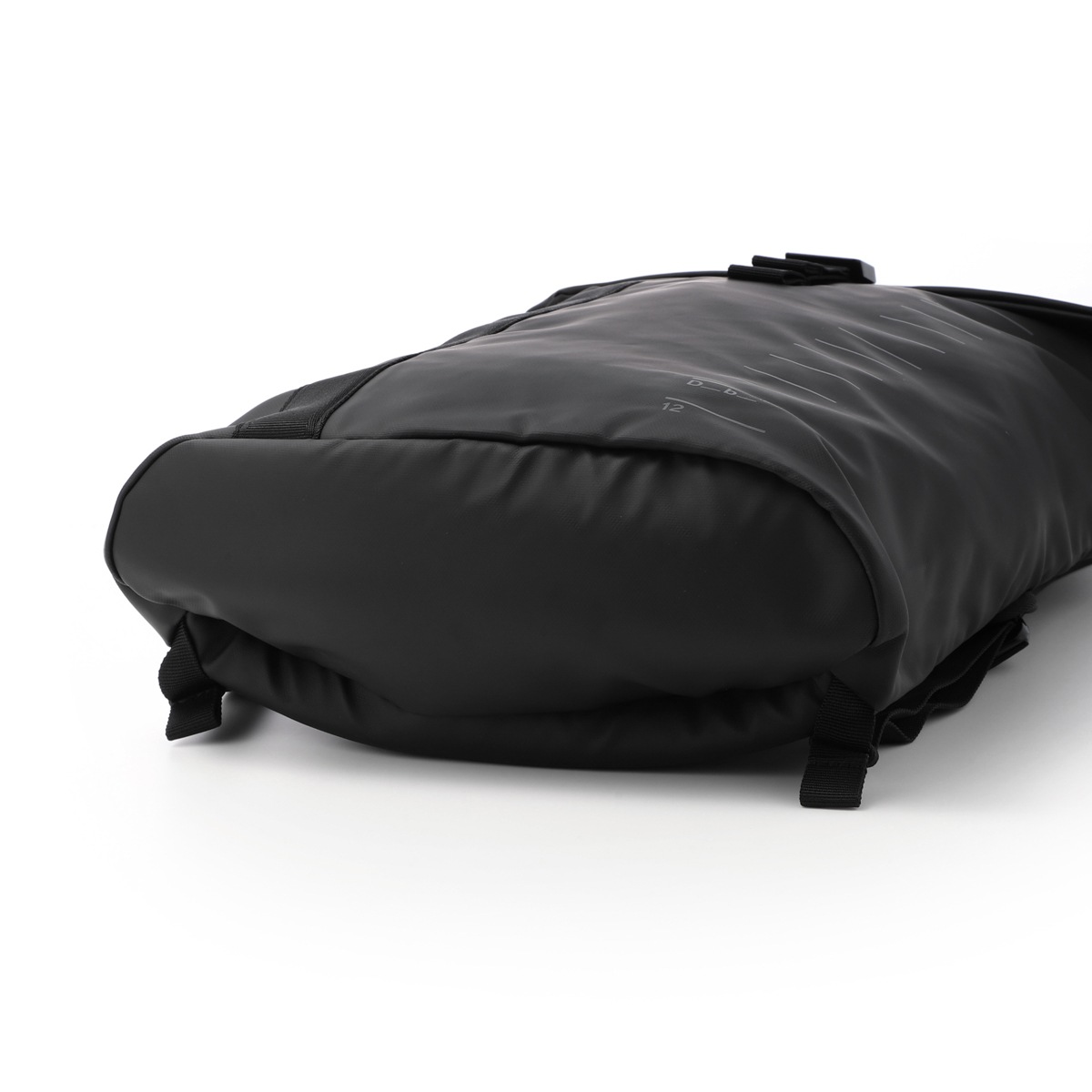 D_b_ ディービー バックパック/リュックサック/Essential Backpack 12L