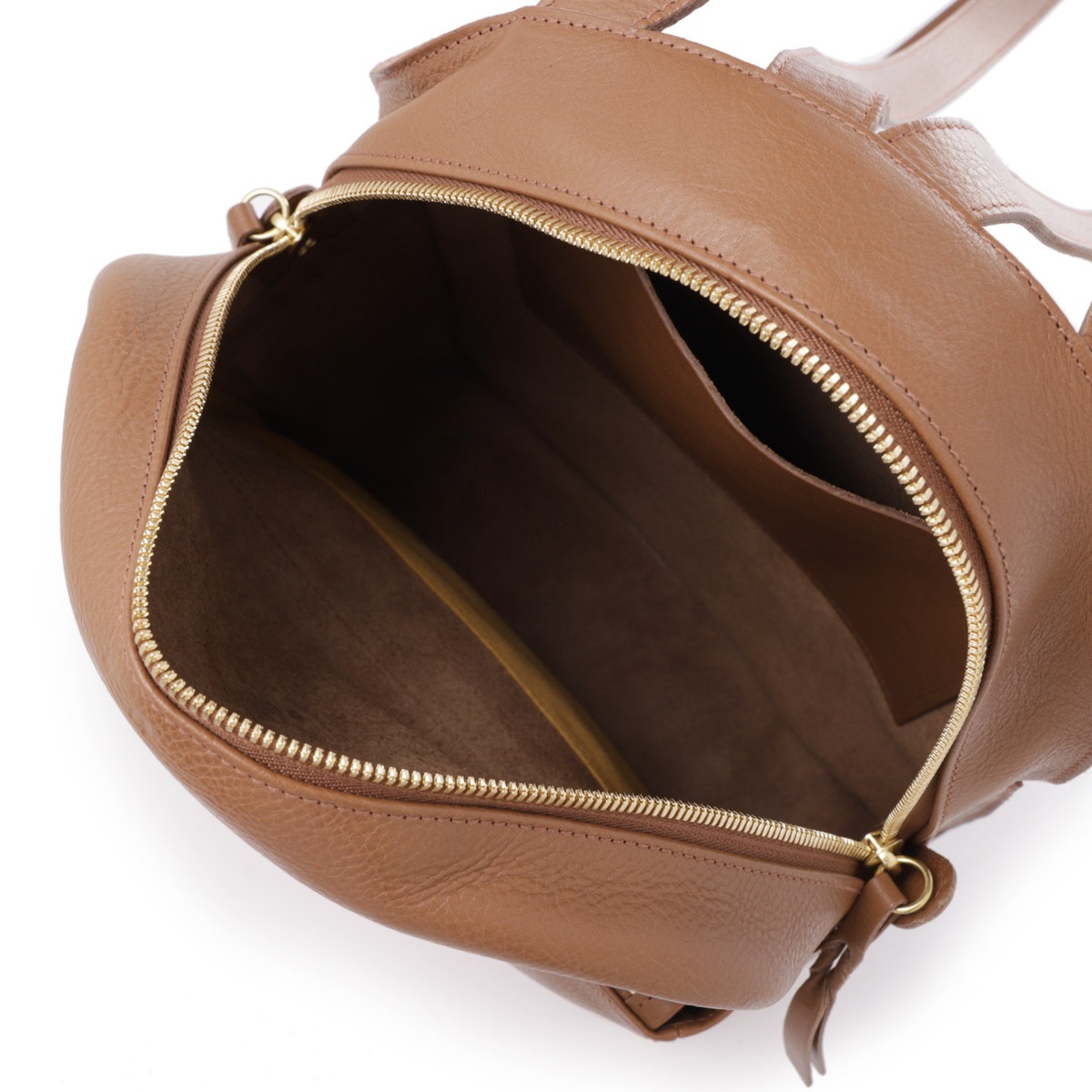 IL BISONTE イルビゾンテ バックパック/リュックサック/BBA017