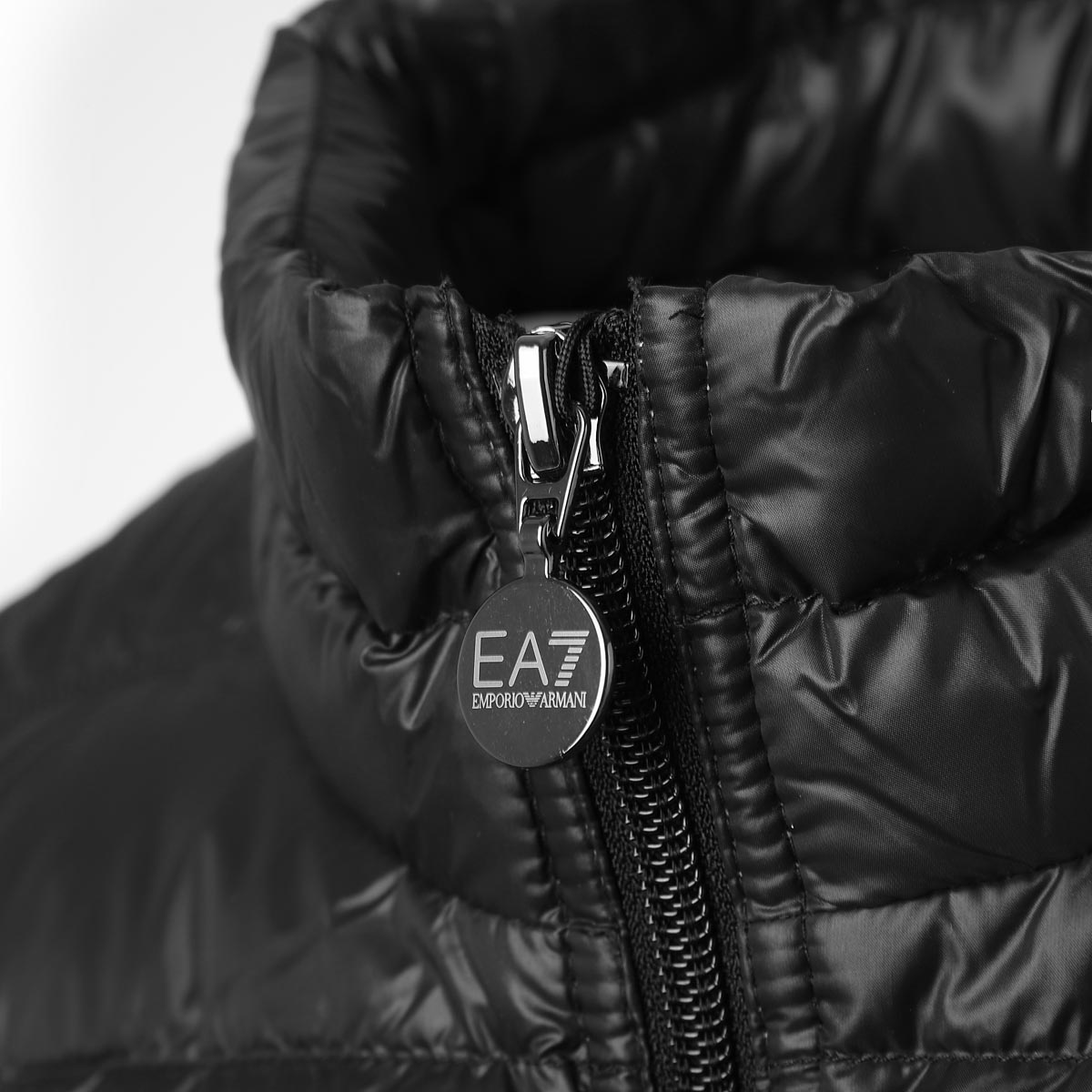 アウトレット】EA7 EMPORIO ARMANI エンポリオアルマーニ ダウンベスト