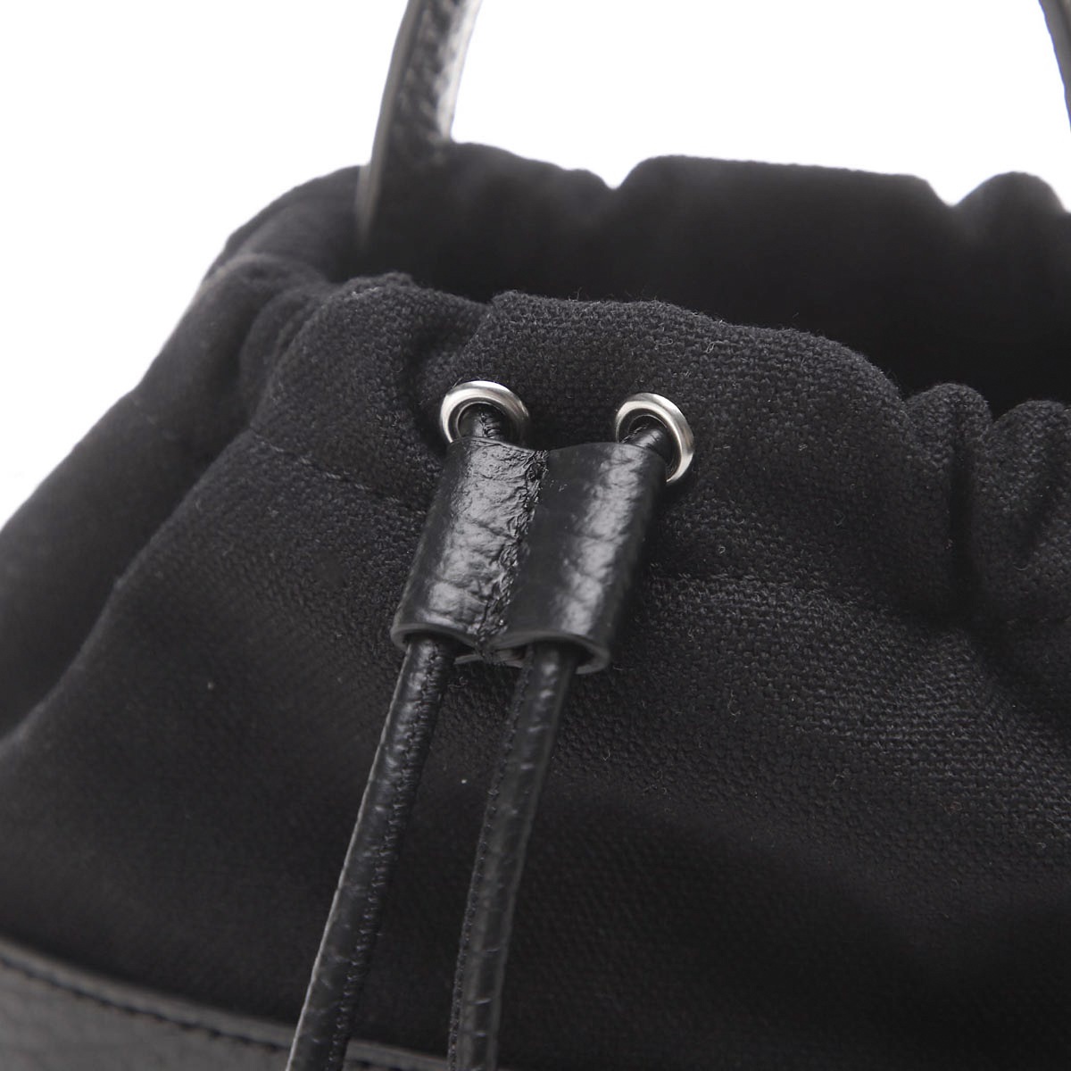 Maison Margiela メゾンマルジェラ ショルダーバッグ 2WAY/5AC BUCKET SMALL レディース