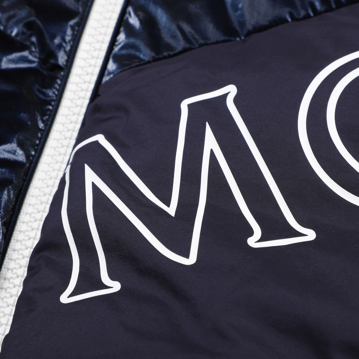 アウトレット】MONCLER モンクレール ダウンジャケット/VONNES アウトレット】MONCLER モンクレール ダウンジャケット/VONNES