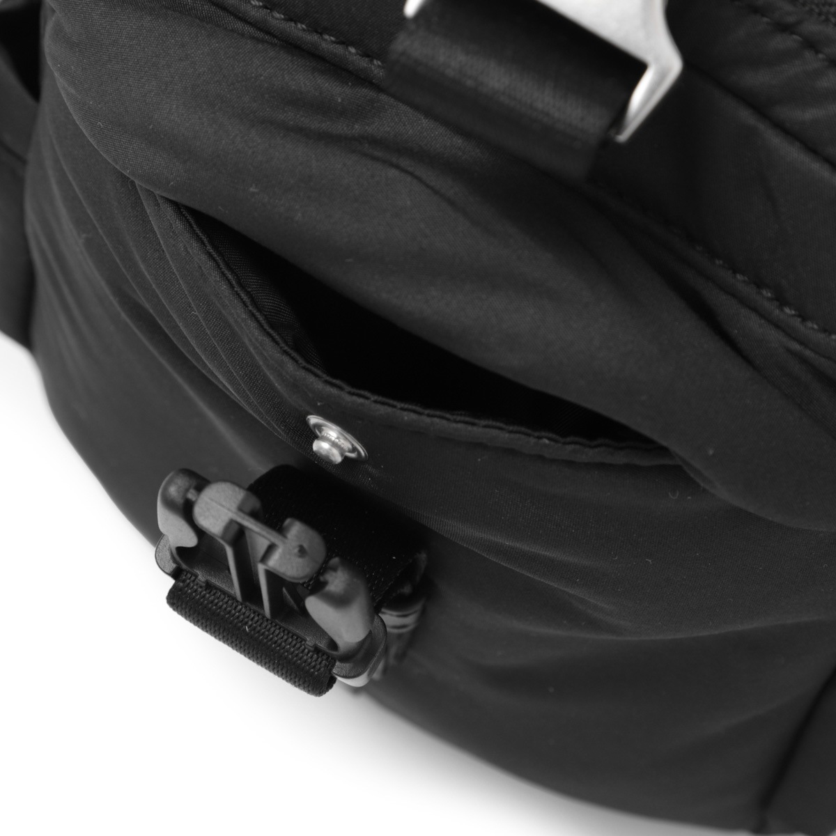 AMI ALEXANDRE MATTIUSSI アミ クロスボディバッグ/ショルダーバッグ