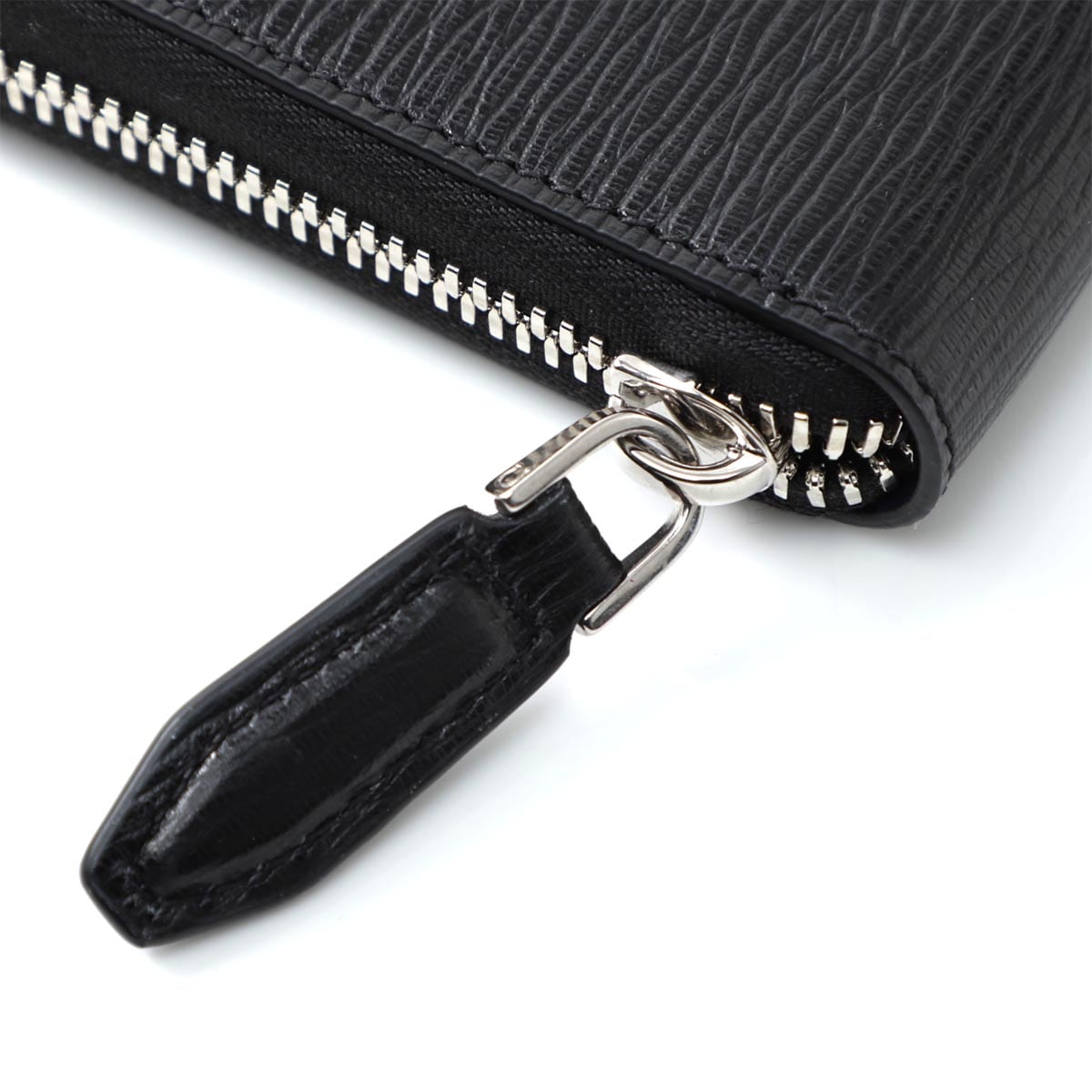 FERRAGAMO (Salvatore Ferragamo) フェラガモ ラウンドファスナー 長 