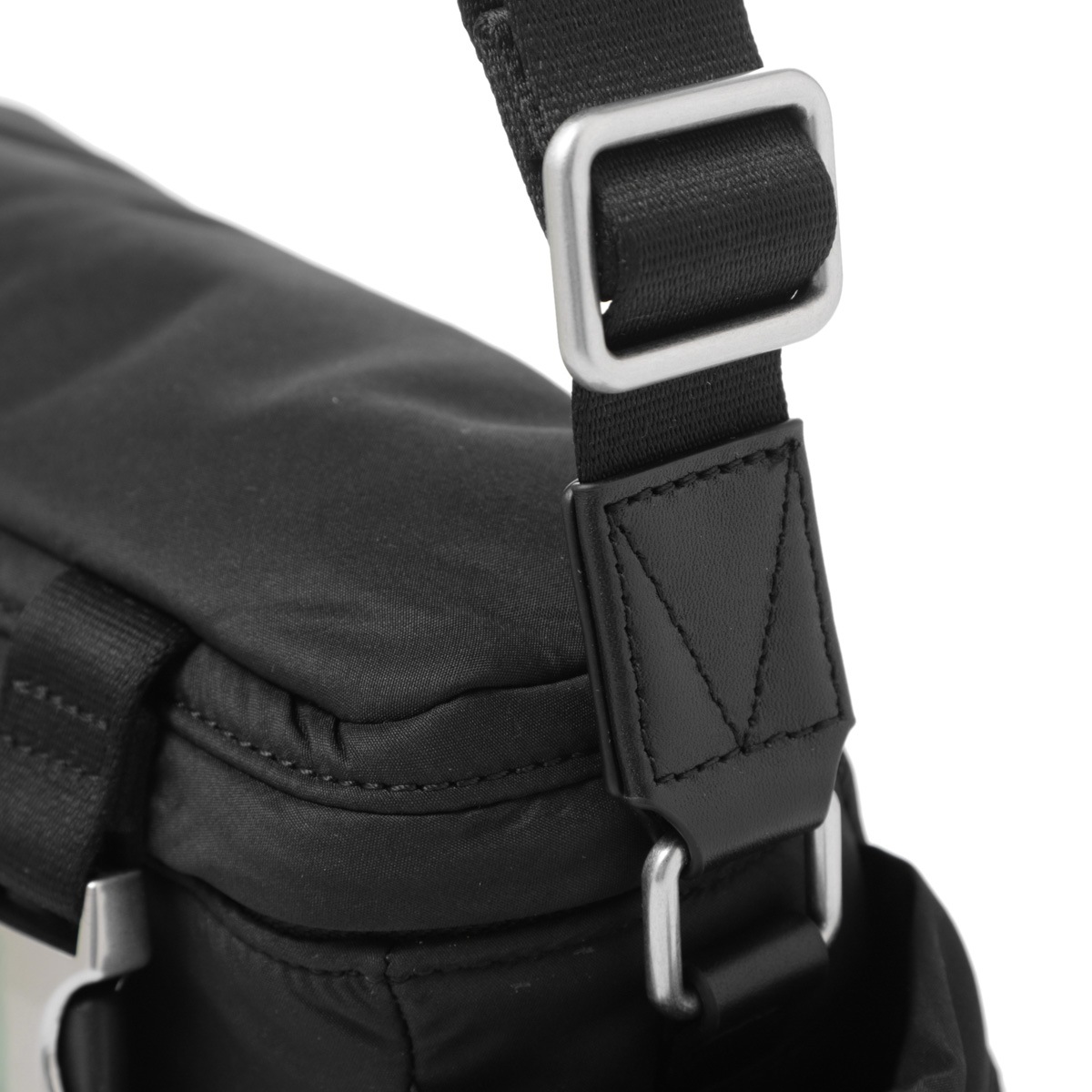 AMI アミ ショルダーバッグ/メッセンジャーバッグ/AMI DE COEUR