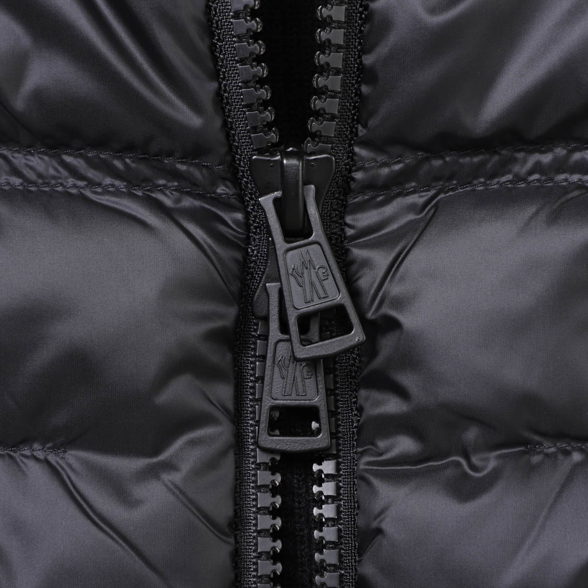 MONCLER 切り替えダウンジャケット MONCLER（モンクレール） 22年製 CARDIGAN TRICOT ニット切替ダウン