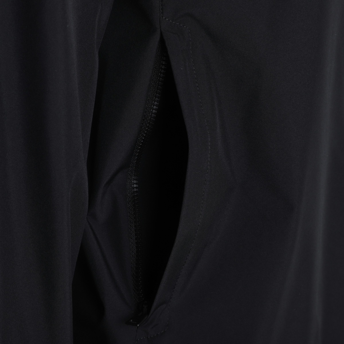 【アウトレット】【ラスト1点】HERNO ヘルノ ブルゾン/ボンバージャケット/FUNCTIONAL WARDROBE BOMBER JACKET IN GORE-TEX INFINIUM WINDSTOPPER メンズ
