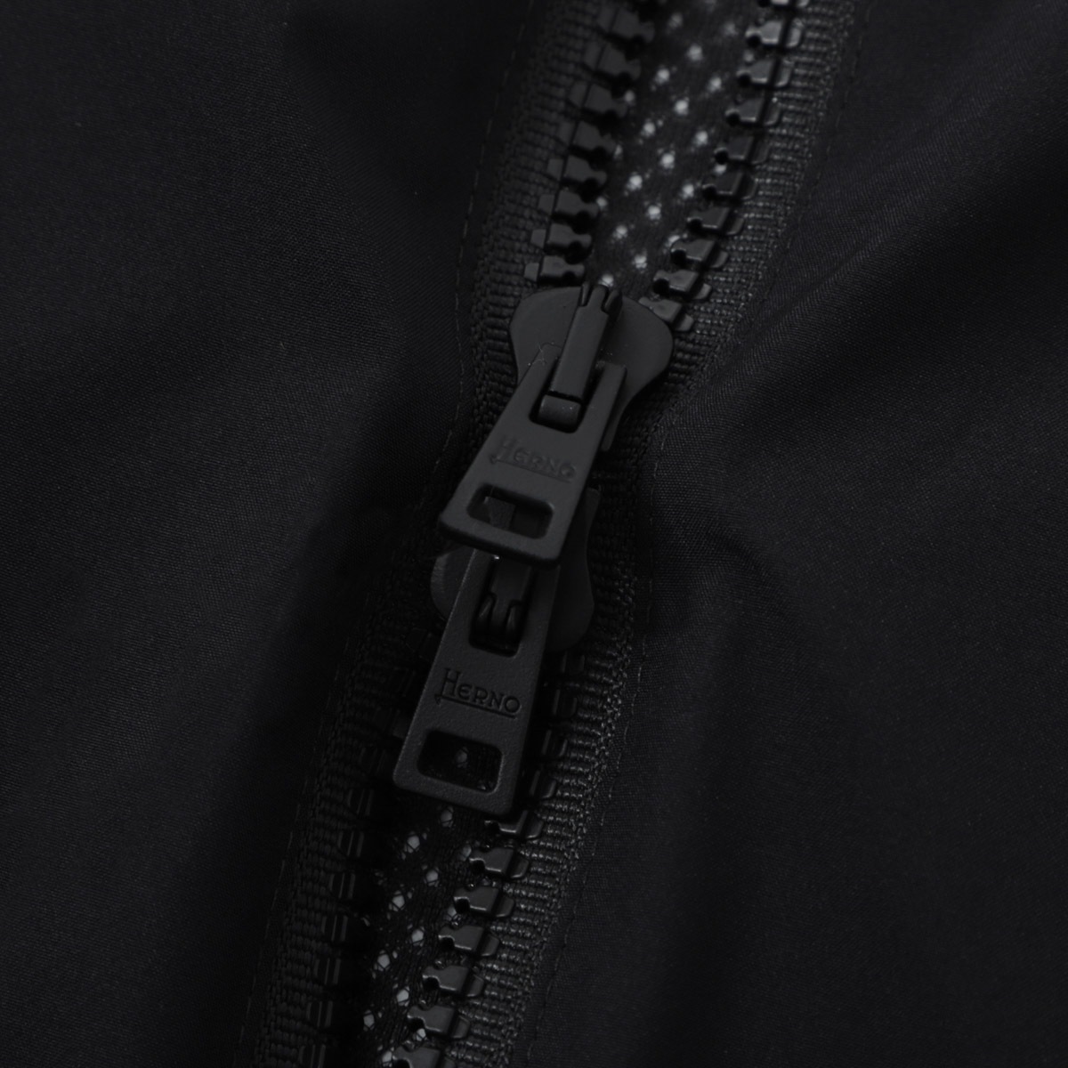 【アウトレット】【ラスト1点】HERNO ヘルノ ブルゾン/ボンバージャケット/FUNCTIONAL WARDROBE BOMBER JACKET IN GORE-TEX INFINIUM WINDSTOPPER メンズ