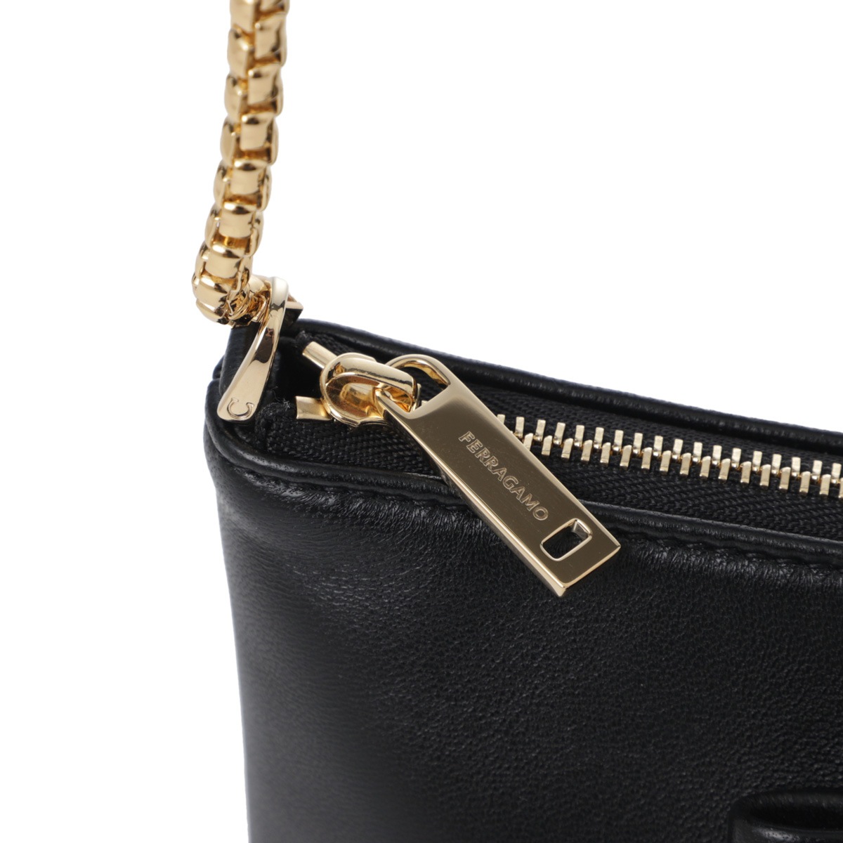 FERRAGAMO フェラガモ ショルダーバッグ/ミニバッグ レディース