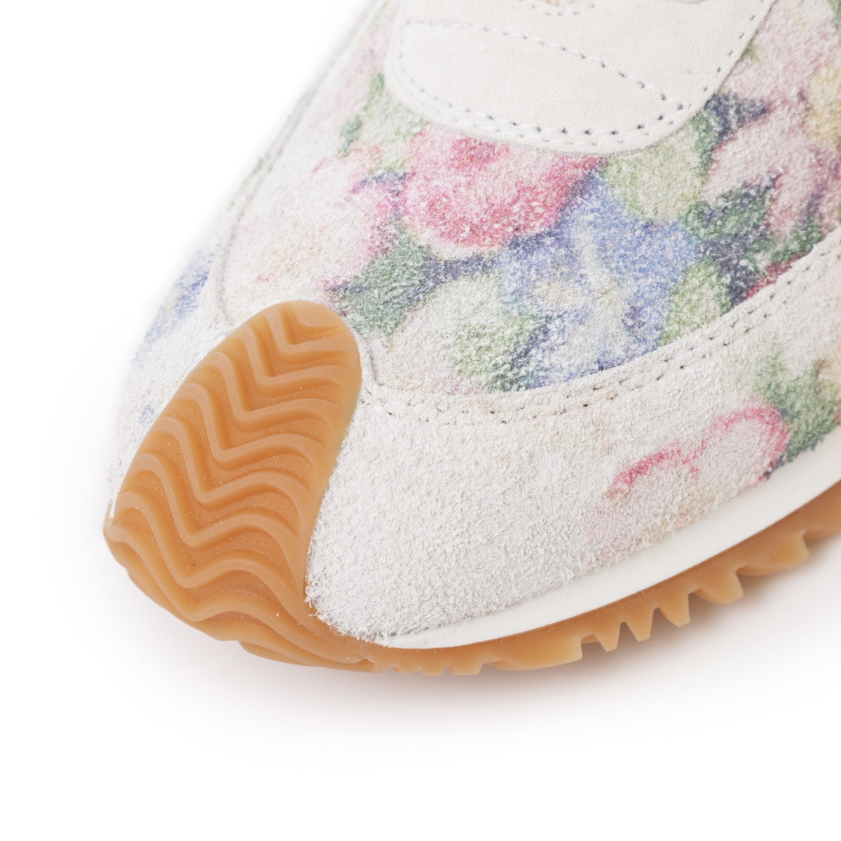 ロエベ LOEWE スニーカー ロエベから「LOEWE x On」40代も注目の最新コラボスニーカーが1