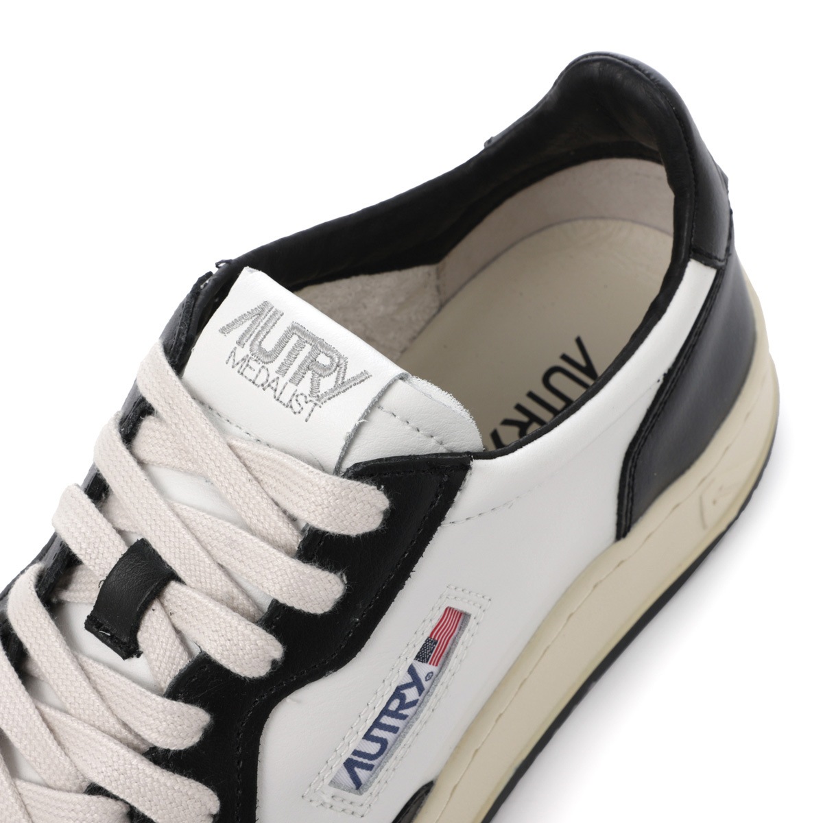 AUTRY オートリー スニーカー/MEDALIST LOW SNEAKERS【大きい