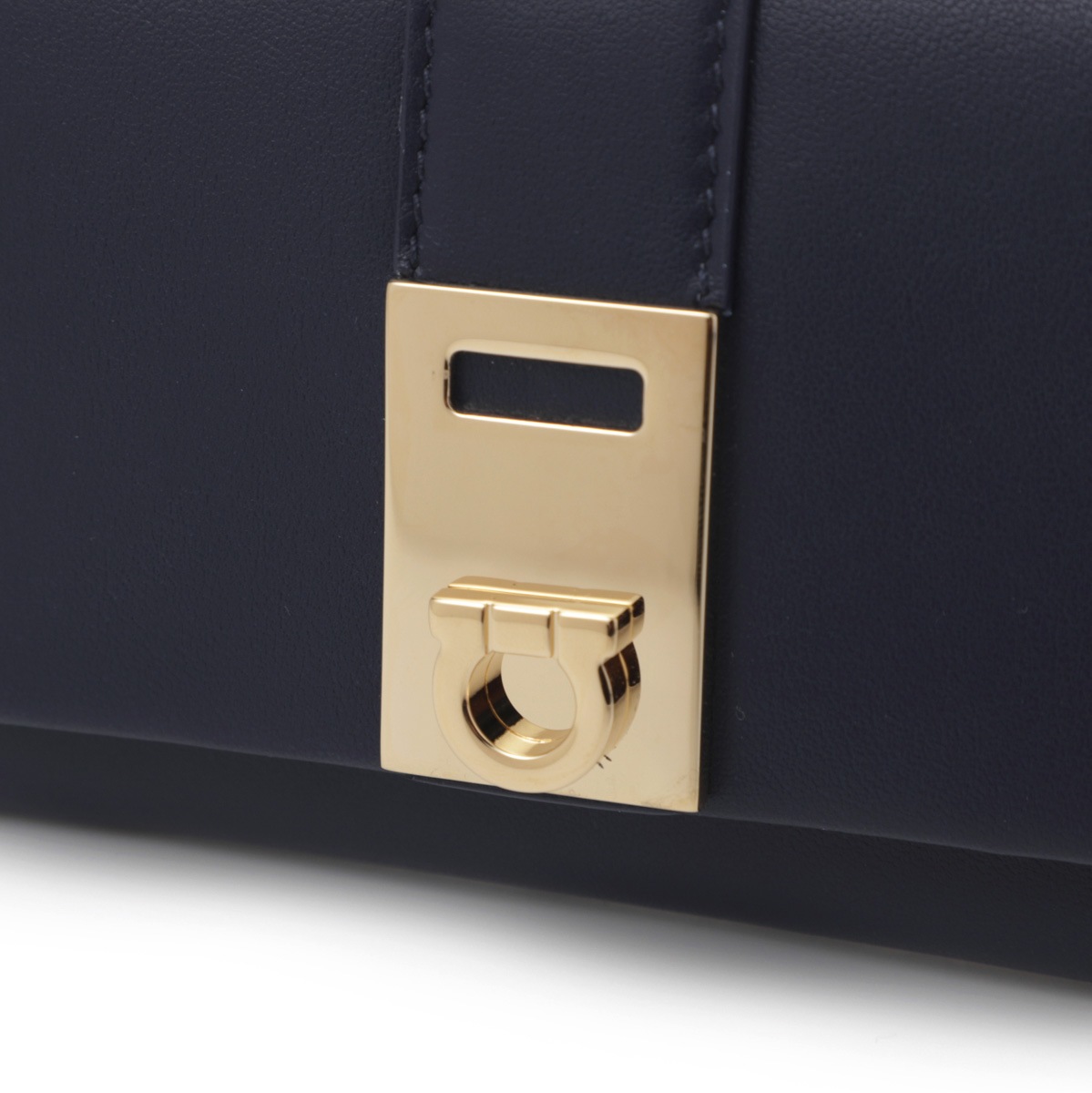 楽天市場】フェラガモ FERRAGAMO 財布 三つ折り HUG コンパクト