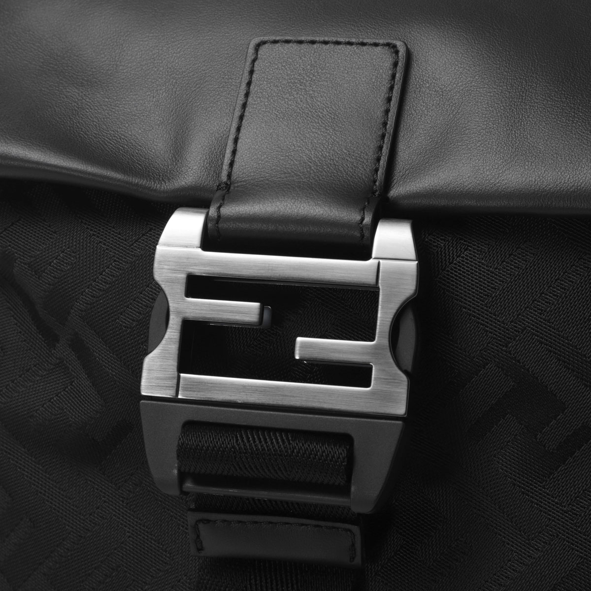 FENDI フェンディ バックパック/リュックサック/FLUX BACKPACK メンズ