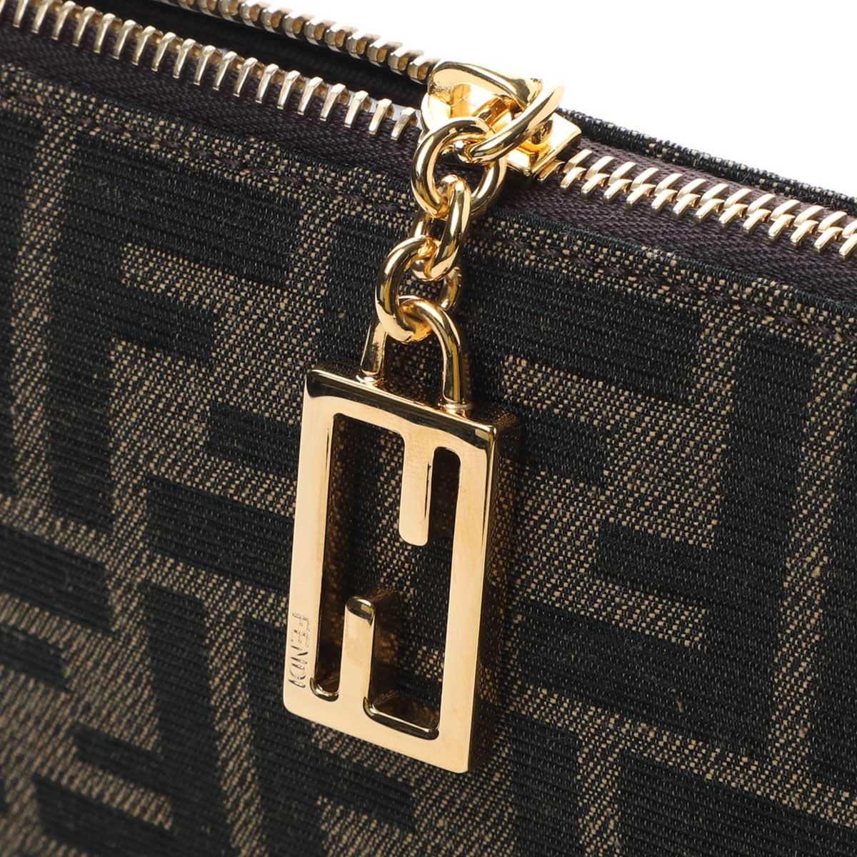 FENDI フェンディ チェーン付き クラッチバッグ/ショルダーバッグ