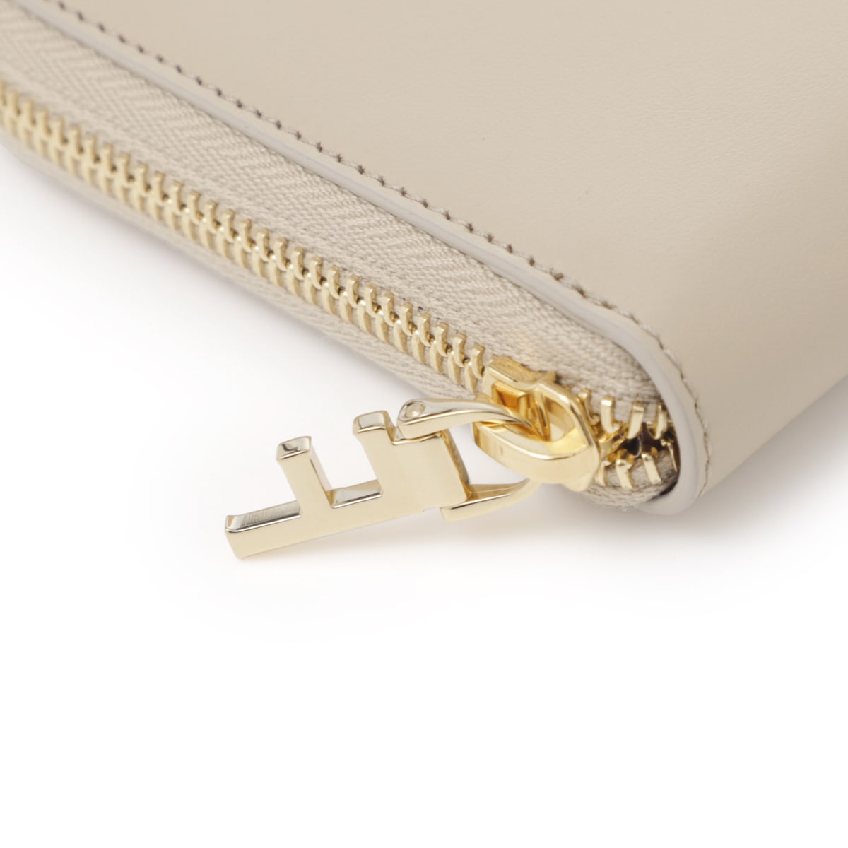FERRAGAMO フェラガモ ラウンドファスナー 長財布 小銭入れ付き FERRAGAMO フェラガモ ラウンドファスナー長財布 ロング