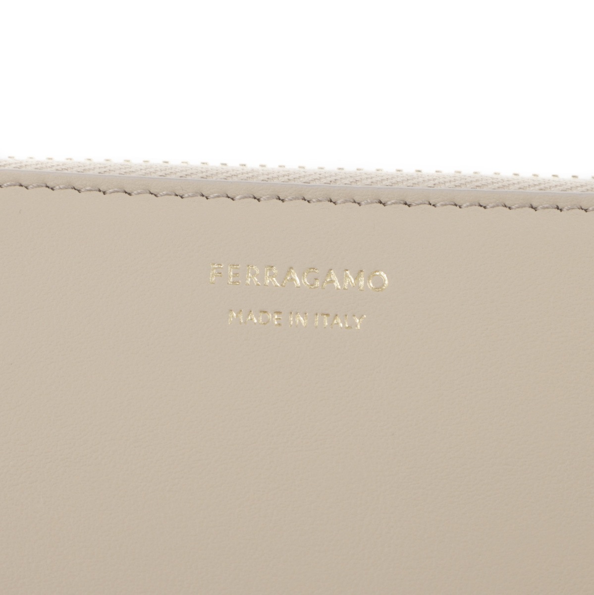 FERRAGAMO フェラガモ ラウンドファスナー 長財布 小銭入れ付き