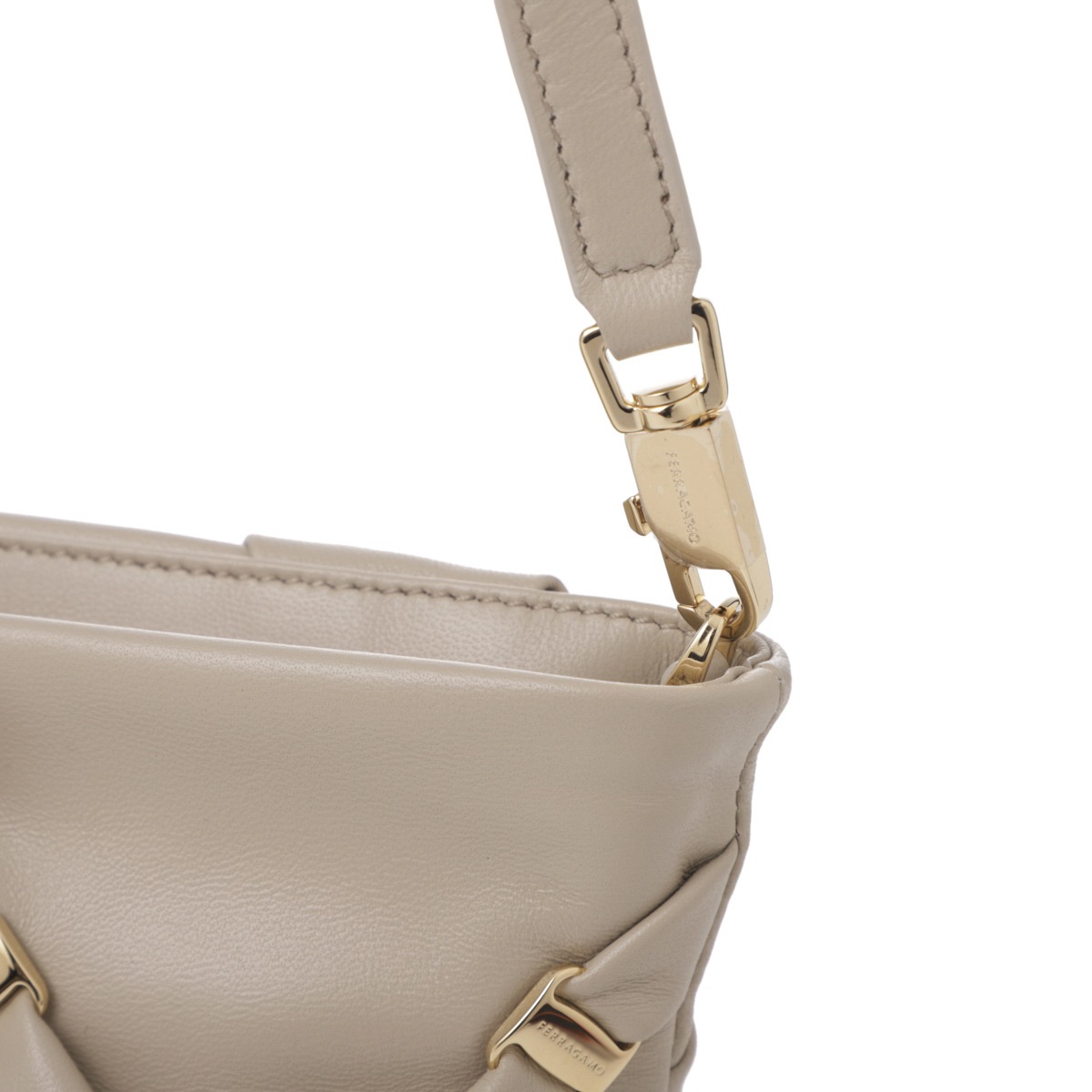 FERRAGAMO ショルダーバッグ mb-220835 FERRAGAMO フェラガモ ショルダーバッグ/ミニバッグ レディース